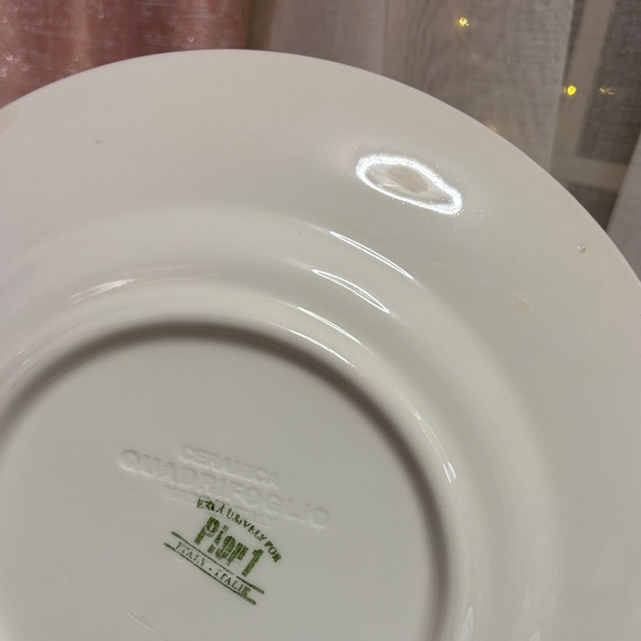 Elegant Pier 1  White Dinner Plates Set of 4 - Picture 10 of 14